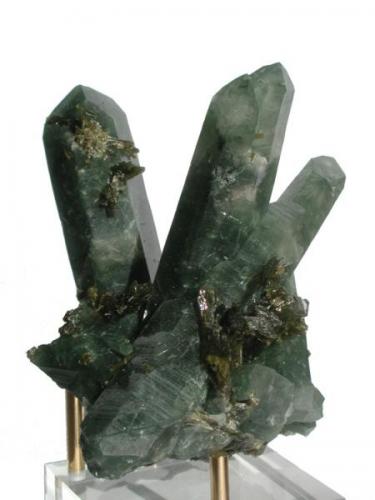 Quartz, Epidote. 9x8x6 cm. (Author: José Miguel)