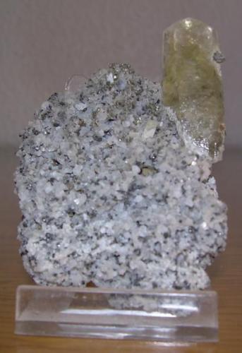 Calcita, cristal de 3 cm procedente de Sweetwater Mine, Ellington, Viburnum Trend, Reynolds Co, Missouri. U.S.A (Autor: Manuel Cánovas)