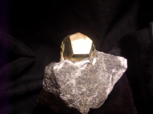 PIRITA en talco. (Puebla del Lillo-León) cristal de 2cm.JPG (Autor: DAni)