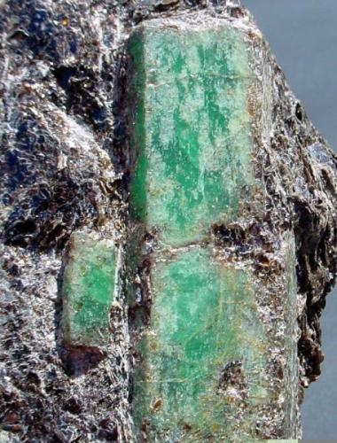 ESMERALDA Pontevedra 10[1].7 x 6.3 cm. Cristal de 6 cm. de arista.JPG (Autor: DAni)