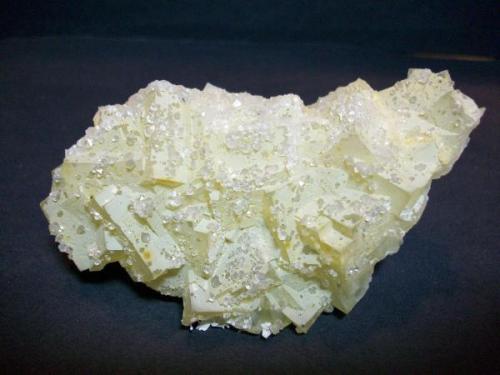 Fluorita con Cuarzo
Mines de Sant Marçal, Montseny, Viladrau, Osona, Girona, Catalunya, España 
9x5 cm (Autor: jaume.vilalta)