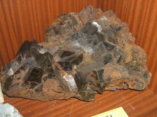 siderita lanteira pieza de cristales de 6cm de arista.30 kilos aprosimados.jpg (Autor: Nieves)