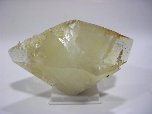 Calcita. Mina Elmwood, Tenessee, USA, 10,2x6x3,5 cm. (Autor: Edelmin)