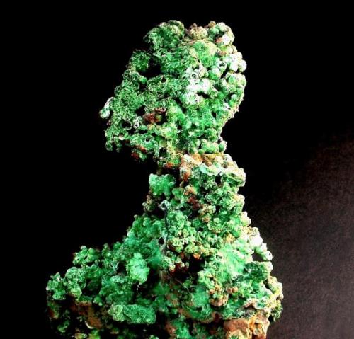 CUPRITA pseudomorfica de cobre nativo, recubierto de malaquita (Cerro Minado-Huerca Overa-Almeria) 2005.jpg (Autor: DAni)