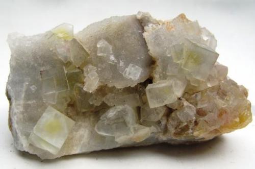 Fluorita sobre cuarzo. El Portezuelo. Catamarca. Argentina.
Tamaño 7.5x4 cm. (Autor: Jose Luis Otero)