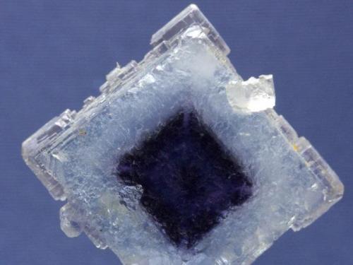 Reverso Fluorita - Berbes (Asturias)
Cristal acabado 3,5 x 3,3 cm. (Autor: El Coleccionista)