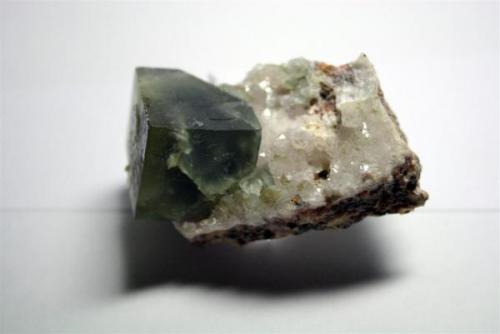 Fluorita. Cubo 2,4cm arista. Minas de Sant Marçal, Montseny, Barcelona (Autor: Sergio)