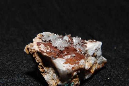 Hemimorfita sobre cuarzo, Mina Antonina, Sobrado (Toral de los Vados), León, Castilla y León.Pieza 4x4, Cristales  5mm (Autor: bolesminerales)