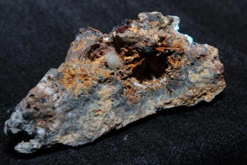 Cerusita, Mina Antonina, Sobrado (Toral de los Vados), León, Castilla y León. Pieza 10x6, Cristal 1cm (Autor: bolesminerales)