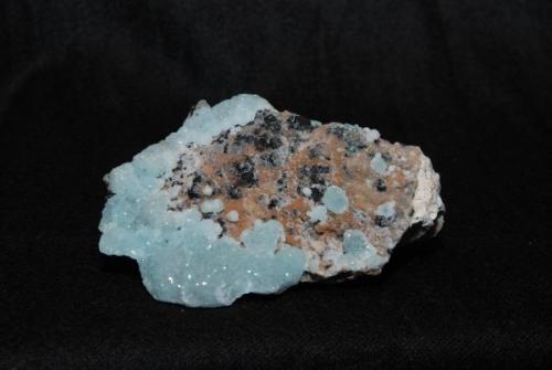 Hemimorfita azul sobre Smithsonita, Mina Antonina, Sobrado (Toral de los Vados), León, Castilla y León. Pieza 11x9 (Autor: bolesminerales)