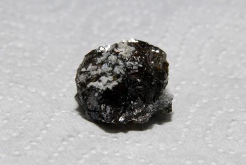 Esfalerita, Mina de Áliva (Cantabria). Cristal de Blenda Flotante 3x3 (Autor: bolesminerales)