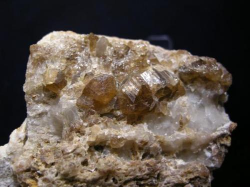 Periclasa
Mijas - Málaga - Andalucía - España
cristales de 0.5 a  1 cm (Autor: Diego Navarro)