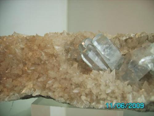 Celestina sobre Calcita
San Vicente de Raspeig   Alicante
año 1999
cristal 2,2cms. (Autor: Gelo)