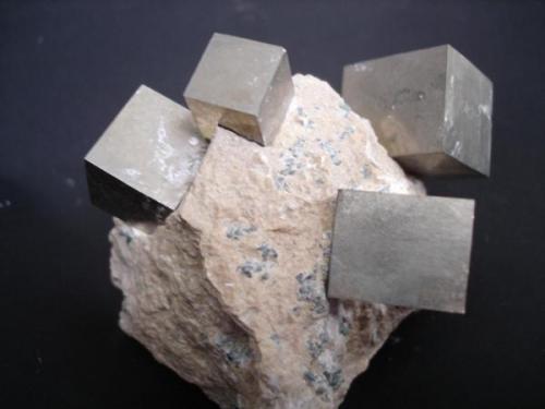 Piritas de navajun. 
15 cm (Autor: nimfiara)