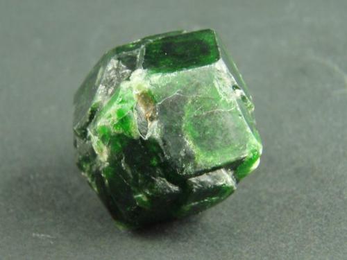 Granate demantoide
Bogán (Irán)
2,5 x 2 x 2 cm
21,2 gr (Autor: Granate)