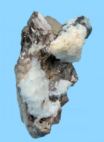 Wulfenita, fluorita, mimetita?
Mina "Teresita", en el área mineralizada de Montcada i Reixac/Sant Fost de Campsentelles, Vallès Occidental/Vallès Oriental, Cataluña
38 mm x 20 mm (Autor: Carles Millan)