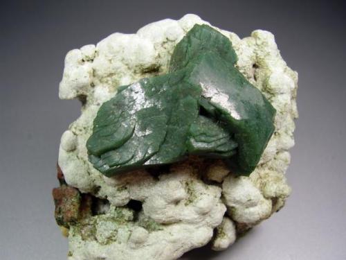 Heulandita verde. Jalgaon, Maharashtra, India. 7x6´5 cm. Grupo de 4´5 cm (Autor: geoalfon)