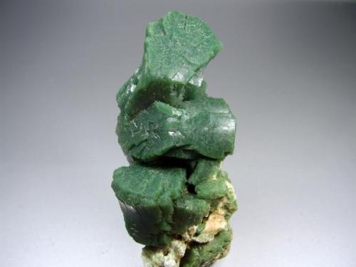 Heulandita verde. Jalgaon, Maharashtra, India. 9´5x4 cm (Autor: geoalfon)