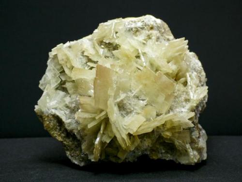 Barita - Mina Beltraneja - Complejo minero El Cortijuelo - Bacares - Almería
Pieza de 14 x 12 cm. cristal mayor 3 cm. (Autor: El Coleccionista)