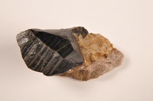 Casiterita
Mina de Penouta, Viana do Bolo, Orense (Galicia). Pieza 6x3, Cristal 4x2’5 (Autor: bolesminerales)