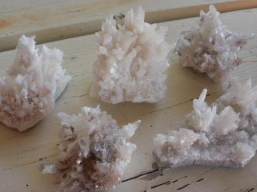 Miniature size (under 5 cm) Aragonites from Santa Eulalia, Chihuahua, Mexico (Author: Darren)