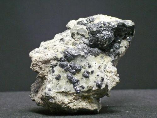 Esfalerita Marmatita - Tunel José Maestre - Portman - Murcia
Pieza de 8,5 x 6 cm. cristal mayor 0,5 cm. (Autor: El Coleccionista)