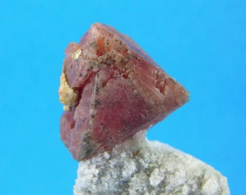 Espinela rosa
Sierra de Mijas - Málaga - Andalucía - España
Cristal de 2 cm (Autor: Diego Navarro)