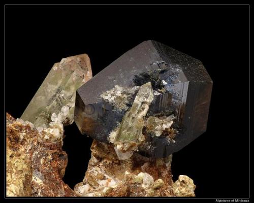 Anatase with quartz
Kharan, Pakistan
fov 20 mm (Author: ploum)