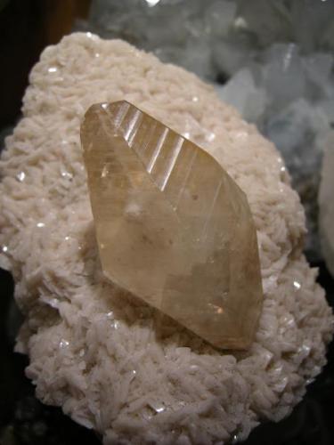 Calcita
Minas de la Florida - Cantabria - España
cristal: 7 cm
Calcita  Escalenoedro (Autor: Diego Navarro)