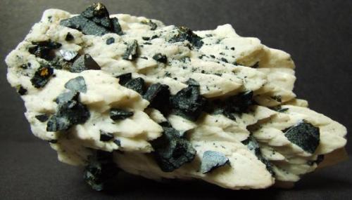 Chalcopyrite on Manganoan Calcite with Pyrite and Quartz, Concepcion del oro,  Mun de Concepcion del Oro, Zacatecas, Mexico, 13 x 7 x 5 cm. (Author: nurbo)