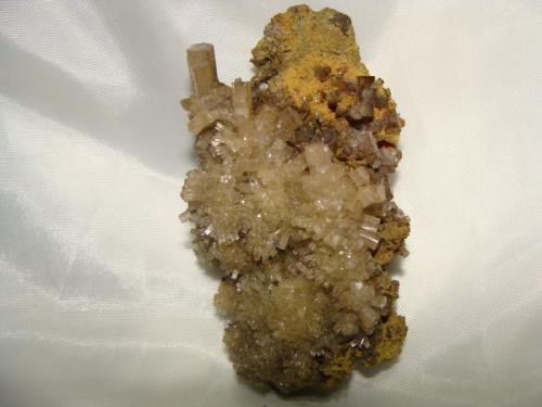 Mimetite, Mapimi Durango Mexico, 8cm size. (Author: javmex2)