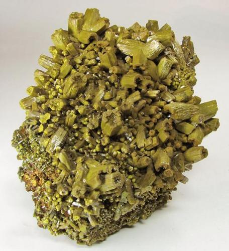 Pyromorphite, Mine Les Farges, Ussel, France. 10 x 7 x 4.5 cm. (Author: Montanpark)