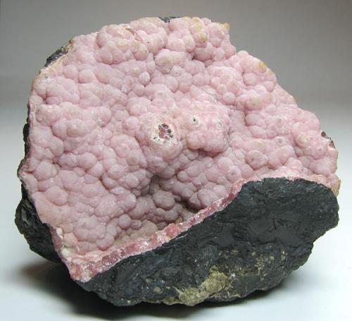 Rhodochrosite, Schlossberg mine, Geisenheim, Taunus Mts., Hesse, Germany. Size is 6.8 x 7.2 x 4.5 cm. (Author: Montanpark)