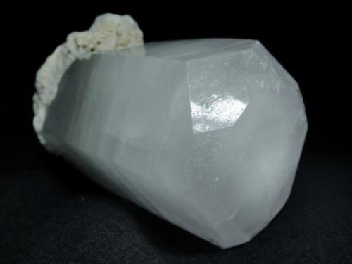 Large, with perfect termination, goshenite crystal, from Shigar Valley, Skardu District, Baltistan, Northern Areas, Pakistan

Size 75 x 52 x 50 mm (Author: olelukoe)