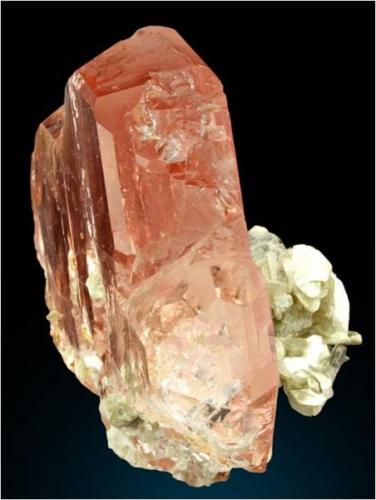 Pakistan Pink spinel twin II.jpg (Author: VRigatti)