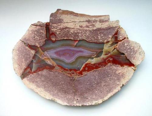 25 cm Agate from St. Egidien near Hohenstein-Ernstthal, Saxony. (Author: Andreas Gerstenberg)