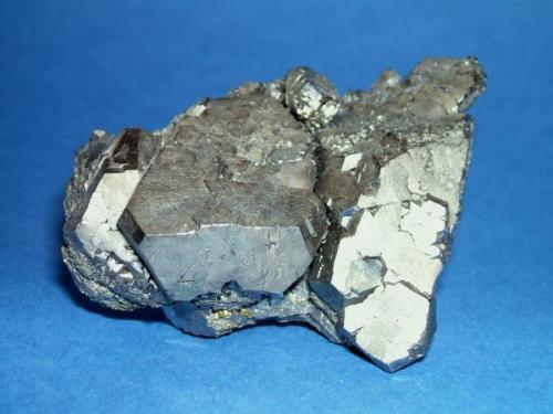 Galena<br />El Cobre vein, El Cobre-Igualdad-Matacabras group of mines, Matacabras-Dehesa de las Yeguas, Bailén-Guarromán-Linares, Comarca Sierra Morena, Jaén, Andalusia, Spain<br />Pieza 8x5cm.<br /> (Autor: Nieves)