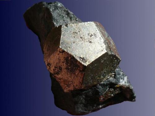 Pirita<br />Cala Mines, Cala, Comarca Sierra de Huelva, Huelva, Andalusia, Spain<br />Cristal de 3 cm.<br /> (Autor: nerofis2)