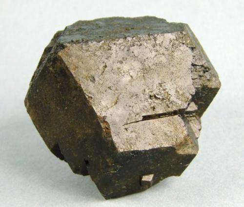 Granate (variedad melanita)<br />Cehegín, Comarca Noroeste, Región de Murcia (Murcia), España<br />5,5 x 4 x 4 cm<br /> (Autor: Granate)
