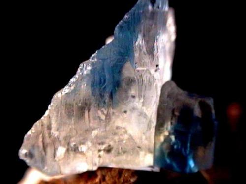 Halita<br />Virgen del Castellar Mine (El Castellar Mine), Villarrubia de Santiago, Comarca Mesa de Ocaña, Toledo, Castilla-La Mancha, Spain<br />29 x 13 x 28 mm.<br /> (Autor: José Luis Zamora)