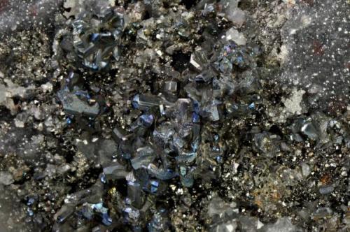Pirargirita<br />La Perla Mine, Los Pozos area, Montejo de la Sierra, Comarca Sierra Norte, Community of Madrid, Spain<br /><br /> (Autor: Ramón Jiménez)