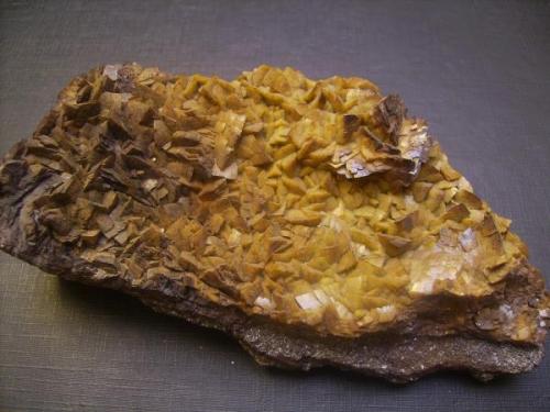 Siderita y arsenopirita<br />Probadora Mine (De La Estrella Mines), Güéjar Sierra, Comarca Vega de Granada, Granada, Andalusia, Spain<br />13 x 6 cm.<br /> (Autor: Antonio Alcaide)