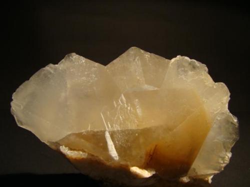Calcita<br />Canteras de mármol, Estremoz, Distrito Évora, Província Alentejo Central, Región Alentejo, Portugal<br />11,5x7x3 cm.<br /> (Autor: Jorge Santos Garcia)