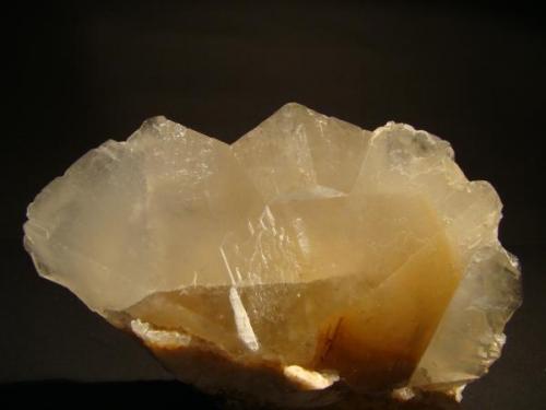 Calcita<br />Canteras de mármol, Estremoz, Distrito Évora, Región Alentejo, Portugal<br />11,5x7x3 cm.<br /> (Autor: Jorge Santos Garcia)