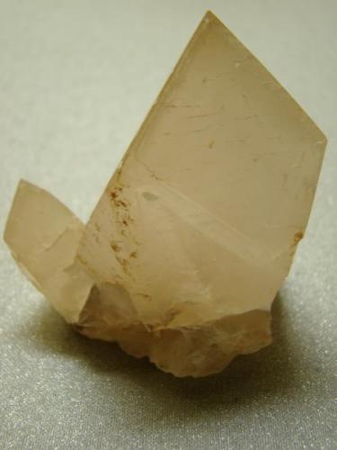 Calcita<br />Marble quarries, Vila Viçosa, Évora District, Alentejo Central Province, Alentejo Region, Portugal<br />6x4x4 cm<br /> (Autor: Jorge Santos Garcia)