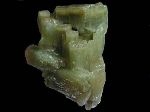 Piromorfita<br />El Horcajo Mines, El Horcajo, Almodóvar del Campo, Comarca Campo de Calatrava, Ciudad Real, Castilla-La Mancha, Spain<br />3 x 2,5 x 1,5 cm. Cristales hasta 1,7x1,5 cm.<br /> (Autor: Nacho)
