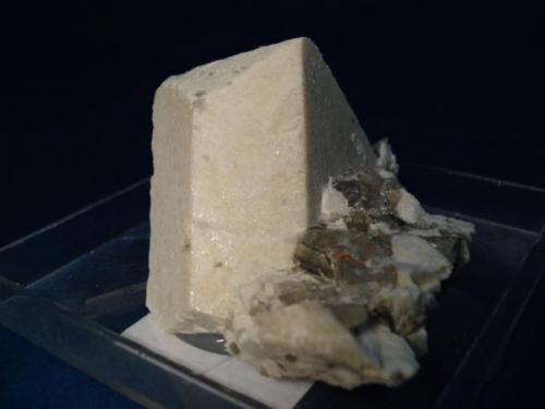 Ortoclasa<br />Silán, Muras, Comarca Terra Chá, Lugo, Galicia / Galiza, España<br />8X7 cm.<br /> (Autor: Echevarria)