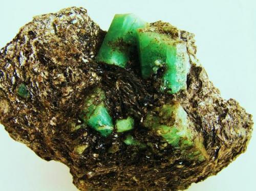 Berilo (variedad esmeralda)<br />Emerald Deposit, A Franqueira, A Cañiza, Comarca Paradanta, Pontevedra, Galicia / Galiza, Spain<br />9,5 cm x 7 cm x 5,5 cm<br /> (Autor: Nacho)