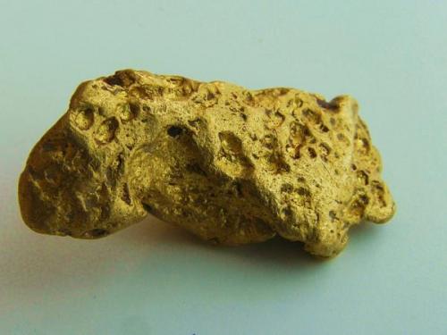 Oro<br />De la Chimenea Mountains, Talarrubias / Casas de Don Pedro area, Comarca La Siberia, Badajoz, Extremadura, Spain<br />2,3x1,1x0,7 cm.<br /> (Autor: Nacho)
