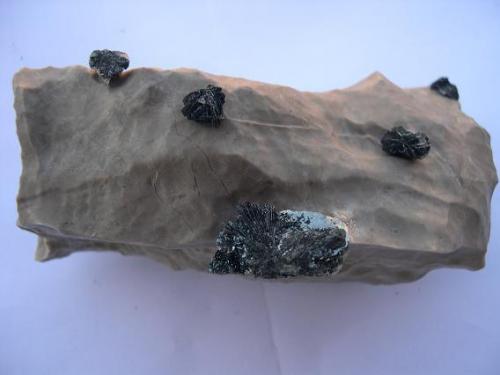 Hematites<br />Cantera Latores, El Castro-Llagú, Latores, Oviedo, Comarca Oviedo, Principado de Asturias (Asturias), España<br />12 x 4,5 cm.<br /> (Autor: minero1968)